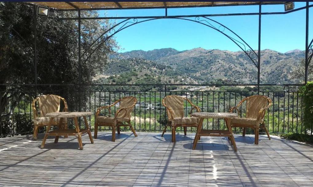 Taormina Villa Ibiscus Alcantara Gaggi Exterior photo